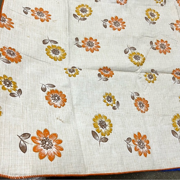 Rare Vintage 60s Retro Sunflower Print Flannel Back Square Tablecloth 52 X 52 - Picture 3 of 7